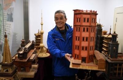 退休老人用竹子编成微缩版百年汉口水塔模型